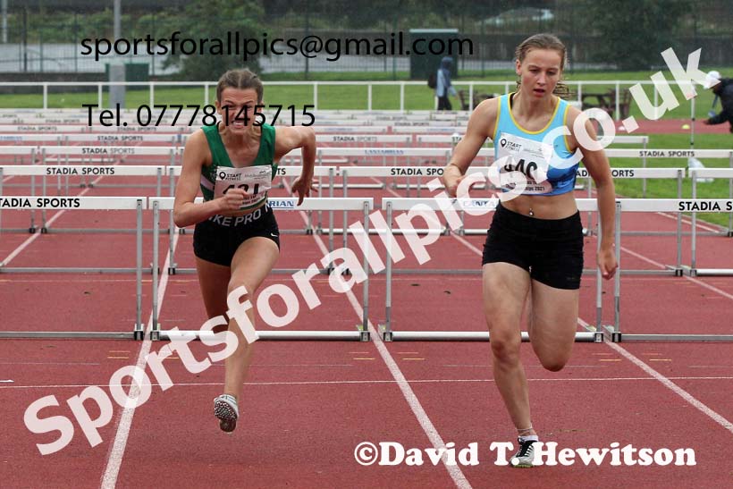 Women and Girls hurdles, 2021 North Eastern Track and Field Champs., Middesbrough. Photo: David T. Hewitson/Sports for All Pics